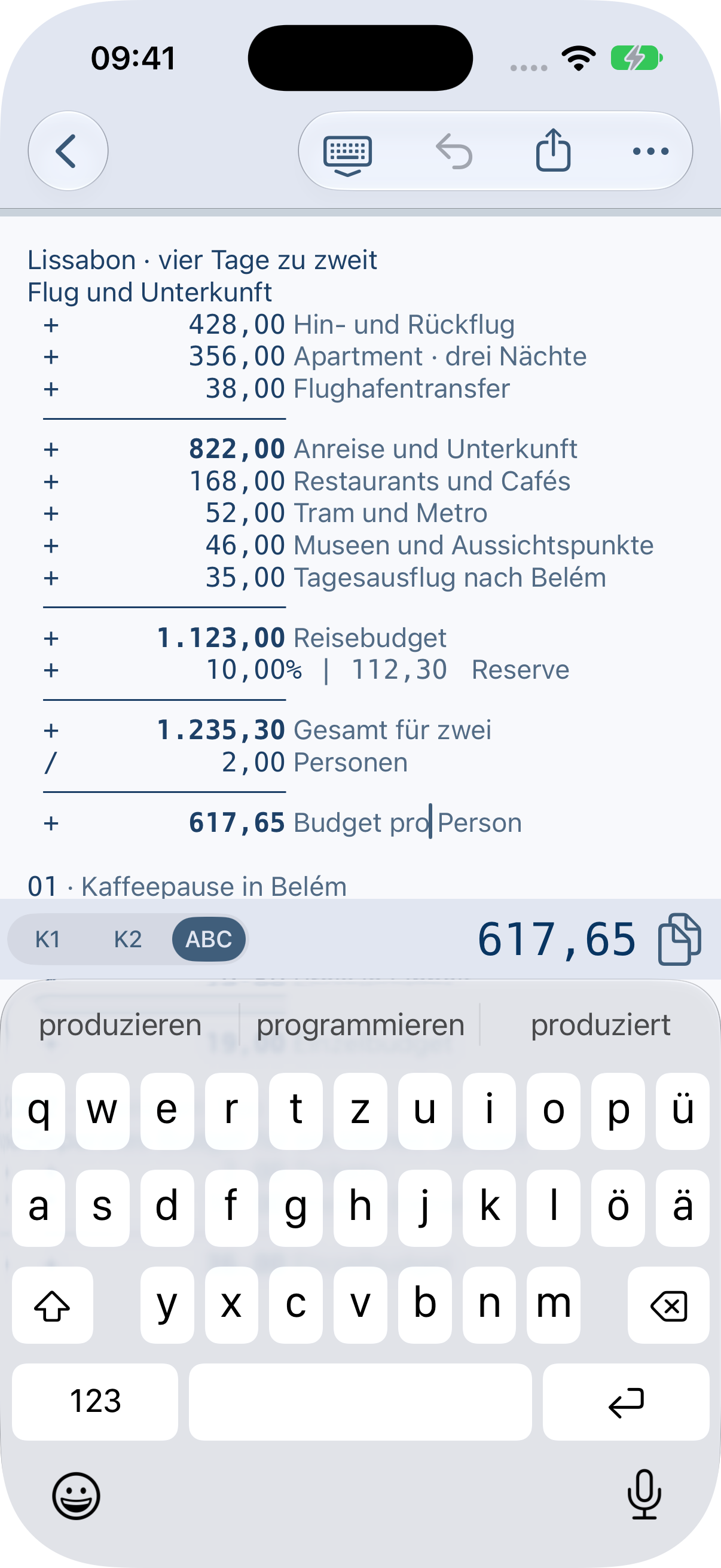 ABC öffnet die Texttastatur; die Schreibmarke steht im Kommentar einer Rechenzeile.